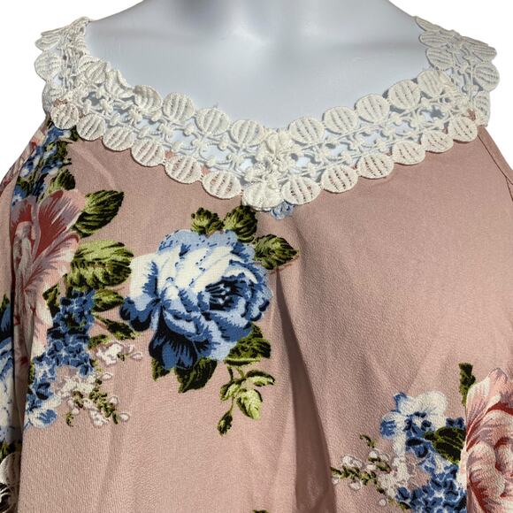 NWT Cupshe pink floral cold shoulder blouse with lace details - Women's 0X - Picture 3 of 11
